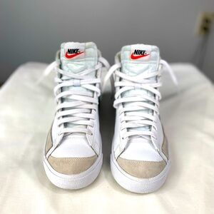 Blazer Mid ‘77 White Pine Green